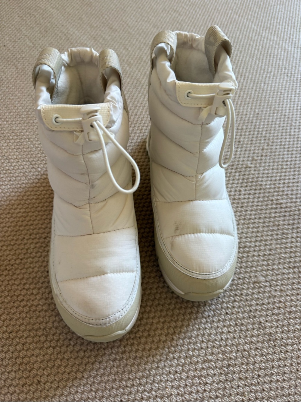 Girls North Face Thermoball Snow Boots size 4